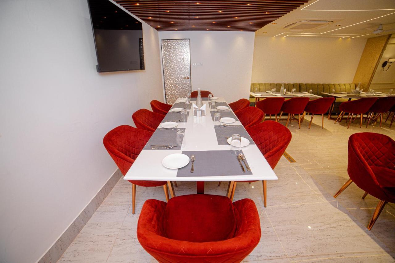Pearl Courtyard Hotel Varanasi Exterior photo
