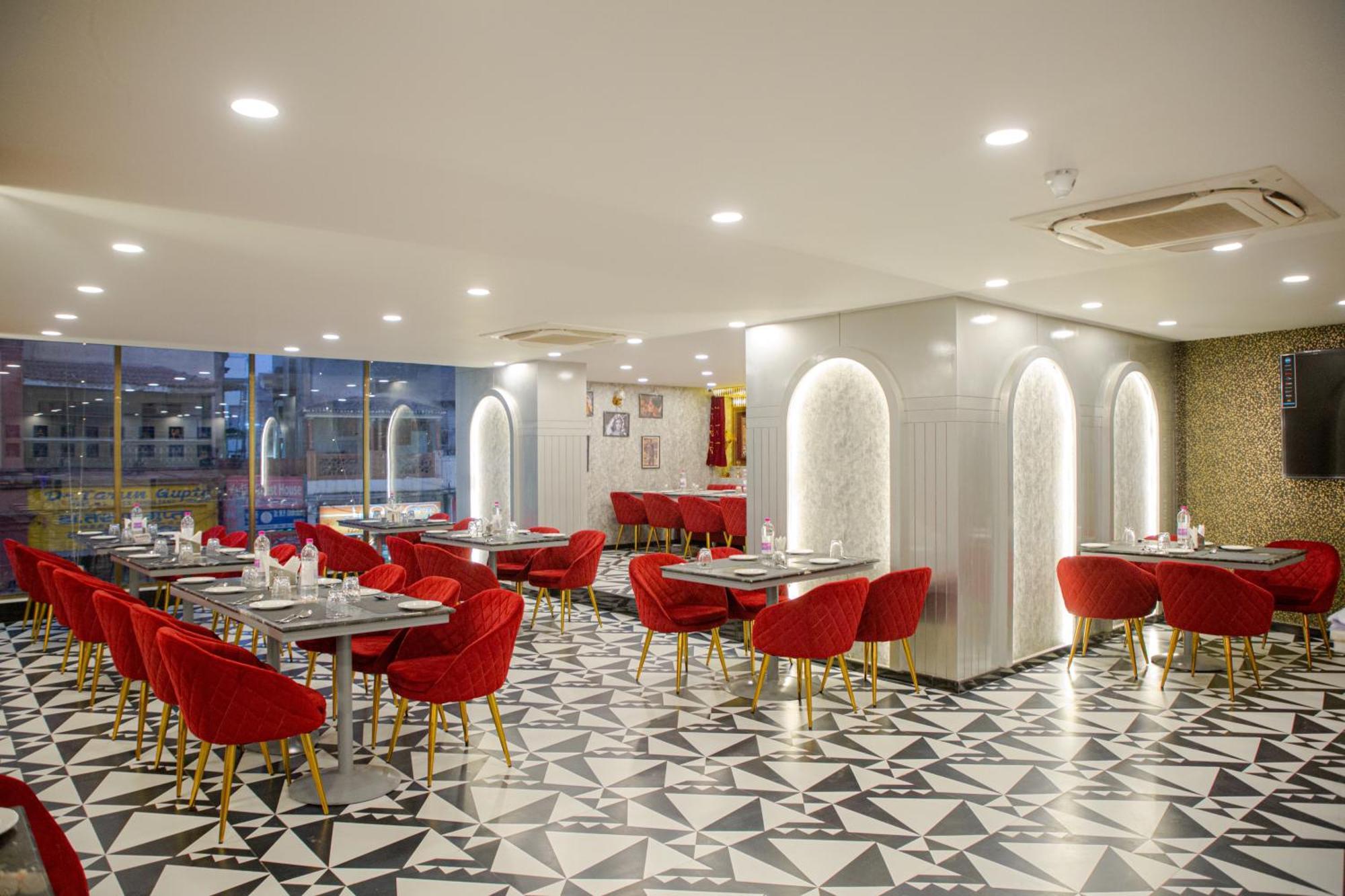 Pearl Courtyard Hotel Varanasi Exterior photo